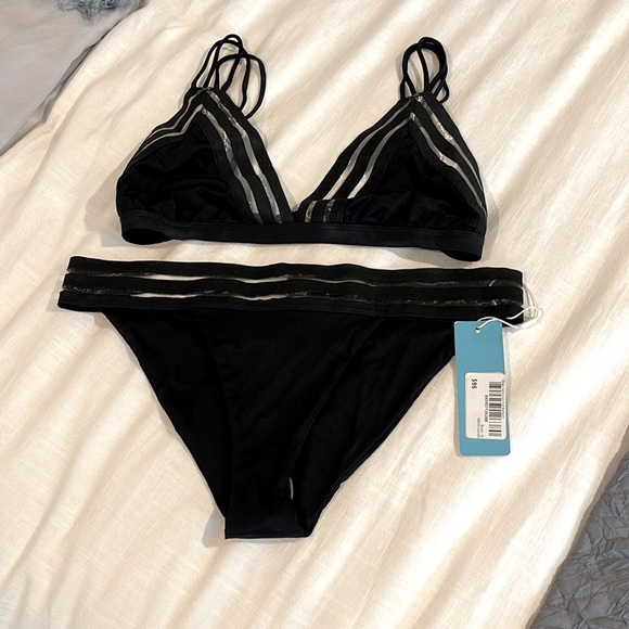 Beach Bunny Other - Beach Bunny sheer addiction bikini set! NWT
